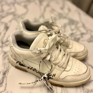 Off-White sneakers, white, man’s 44, leather, with the bag